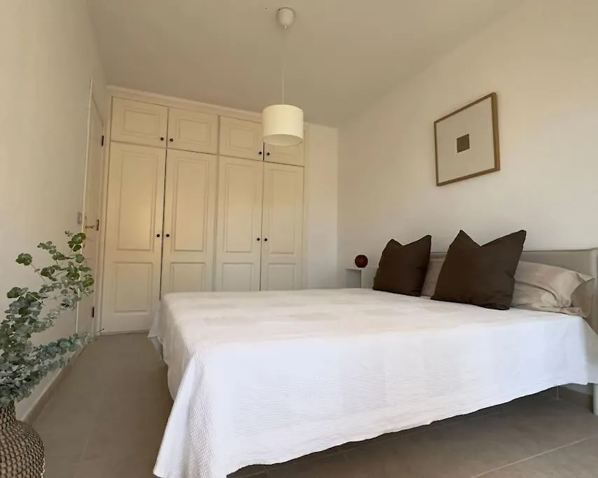 Апартаменты Apartamento Con Vista Al Mar Y Piscina En Puerto Santiago Tenerife Пуэрто-де-Сантьяго